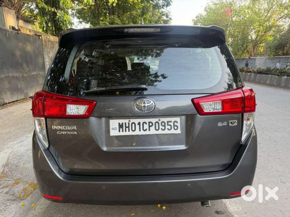Toyota Innova Crysta 2.4 V 8 Str, 2017, Diesel
