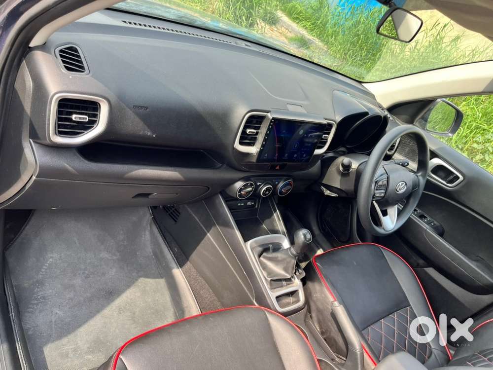 Hyundai Venue Petrol 2022