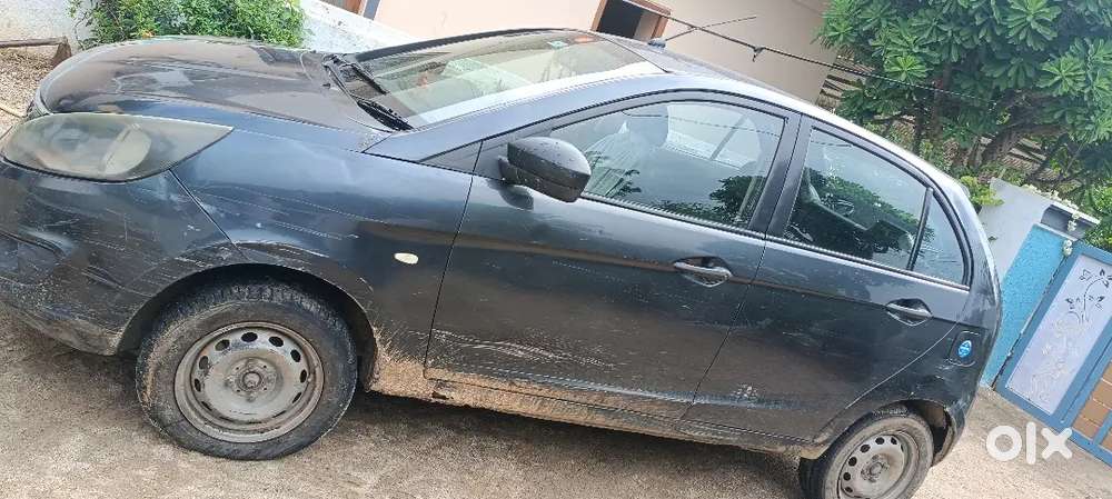 Tata Bolt 1.3 Xe Quadrajet 2016