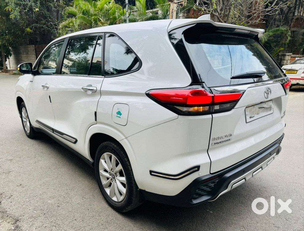 Toyota Innova Hycross 2.0 Vx Hybrid 7 Str, 2024, Petrol