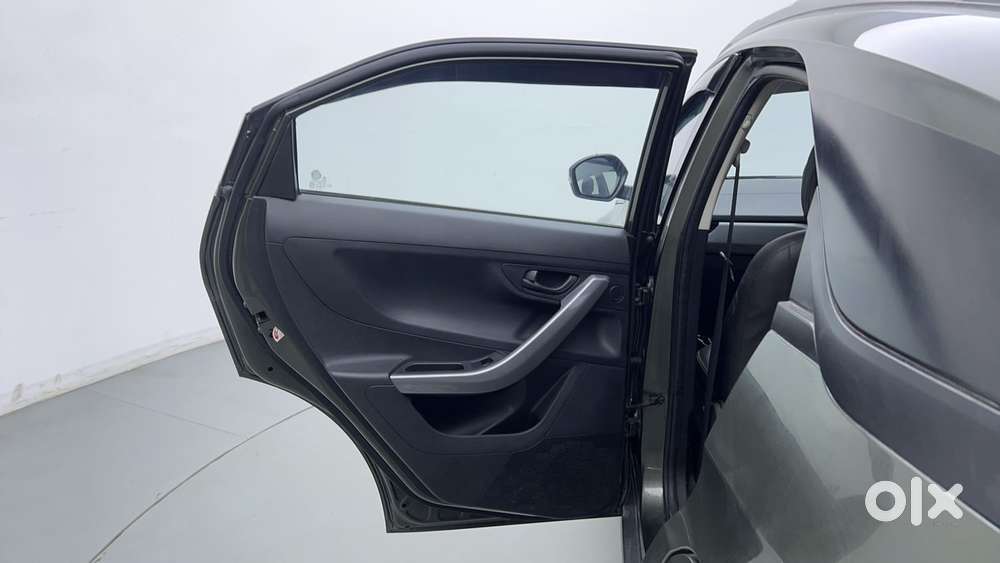 Tata Nexon 1.2 Revotron Xm (s), 2022, Petrol