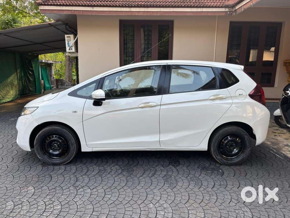 Honda Jazz 2015 Petrol Well Maintained