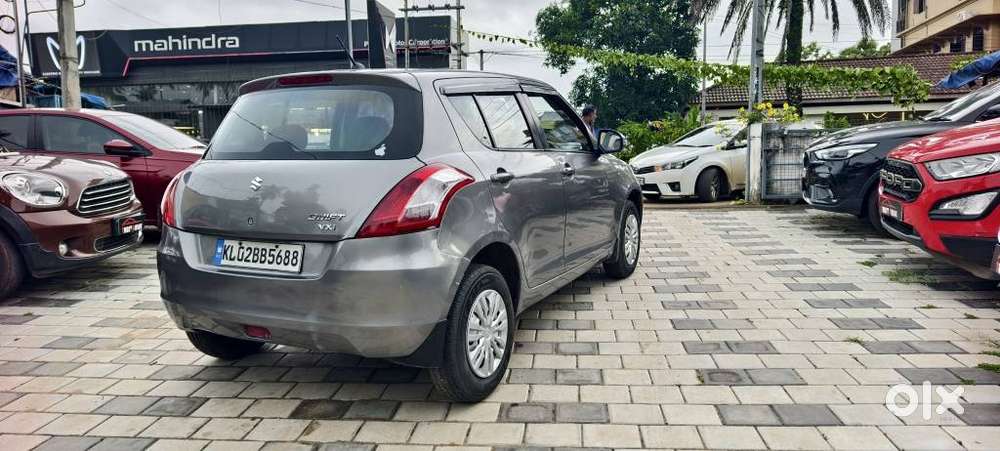 Maruti Suzuki Swift Vxi + Manual, 2017, Petrol
