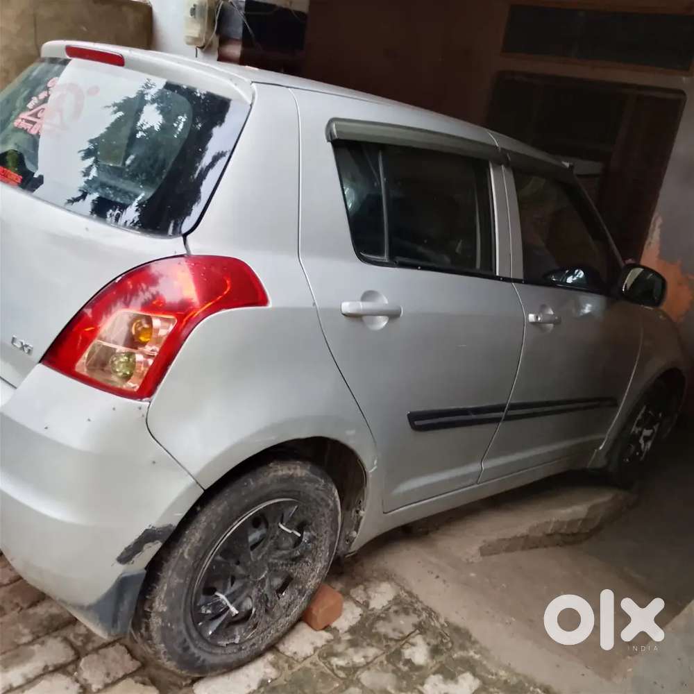 Maruti Suzuki Swift 2010 Cng & Hybrids 100000 Km Driven