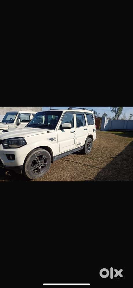 Mahindra Scorpio Classic 2021 Diesel 118000 Km Driven