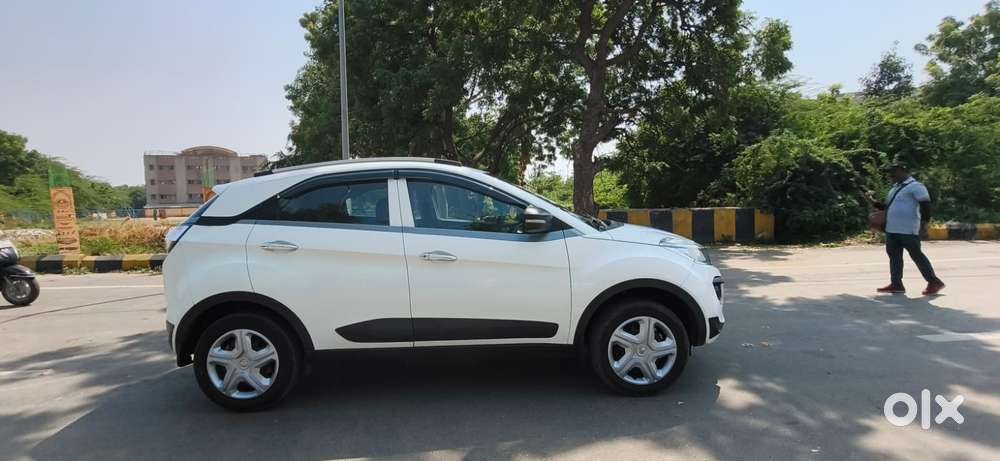 Tata Nexon 1.2 Revotron Xm (s), 2018, Cng & Hybrids