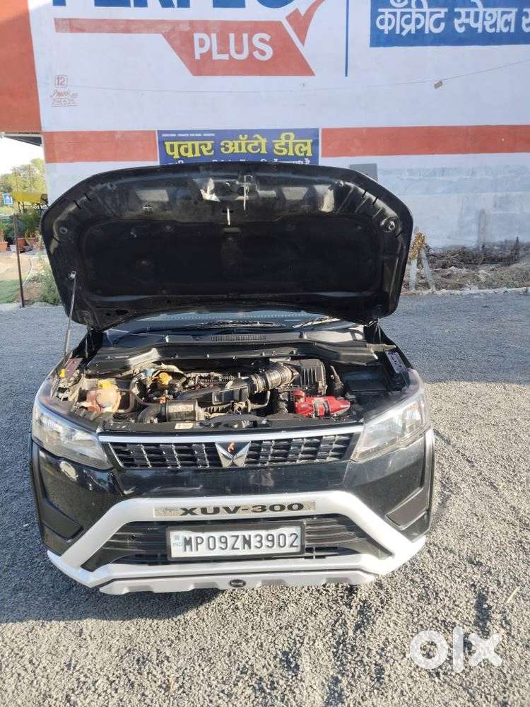 Mahindra Xuv300 W4, 2023, Cng & Hybrids
