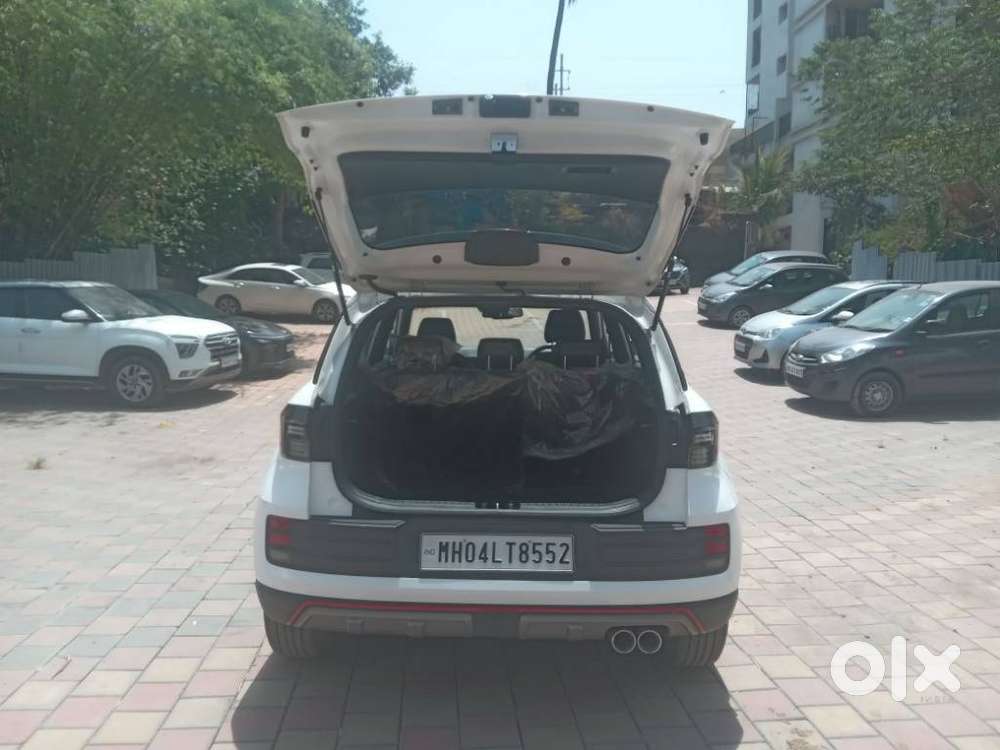 Hyundai Venue Sx(o) 1.0 Turbo Dct Knight Edition, 2024, Petrol