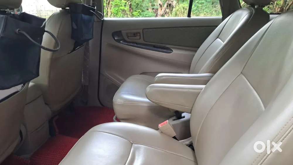 Toyota Innova Taxi  2010 Diesel 450000 Km Driven. Excellent Condition