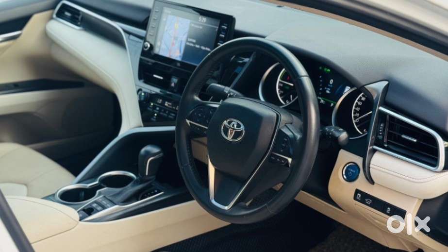 Toyota Camry Hybrid, 2023, Petrol