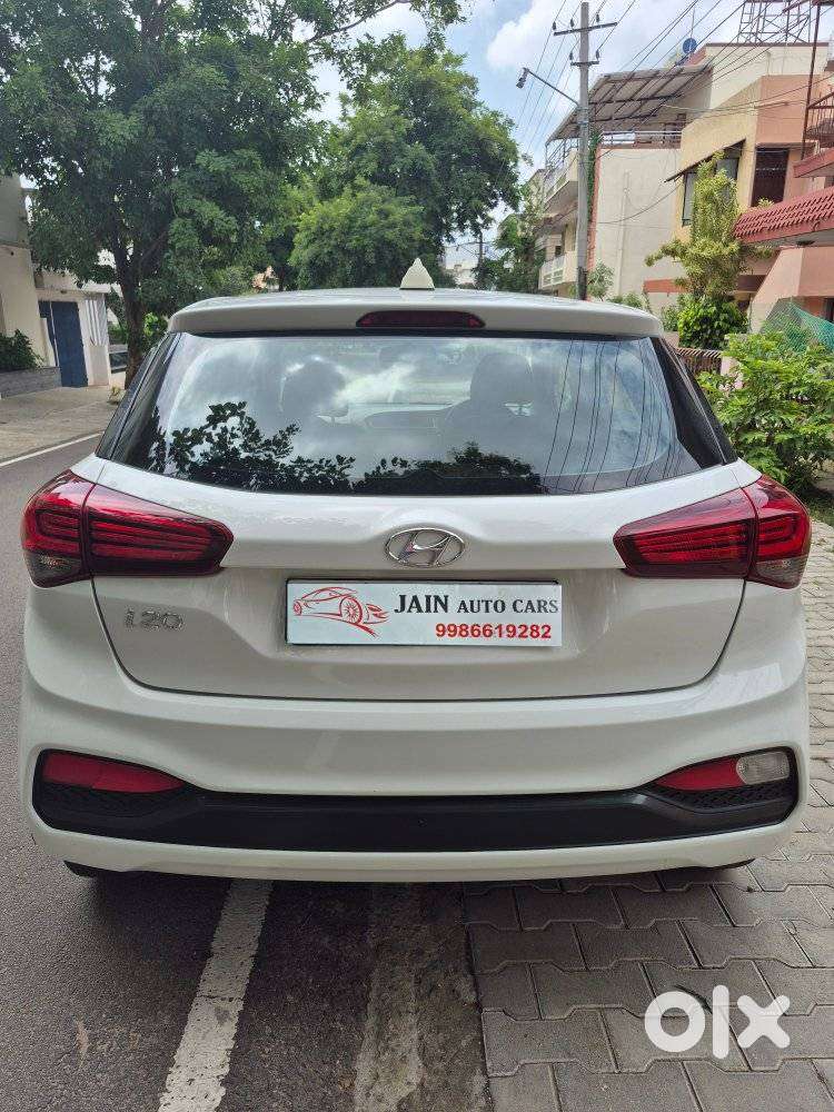 Hyundai I20 Petrol Cvt Magna Executive, 2018, Petrol