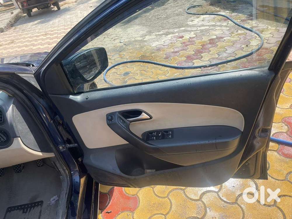 Volkswagen Polo 2013 Cng & Hybrids Well Maintained