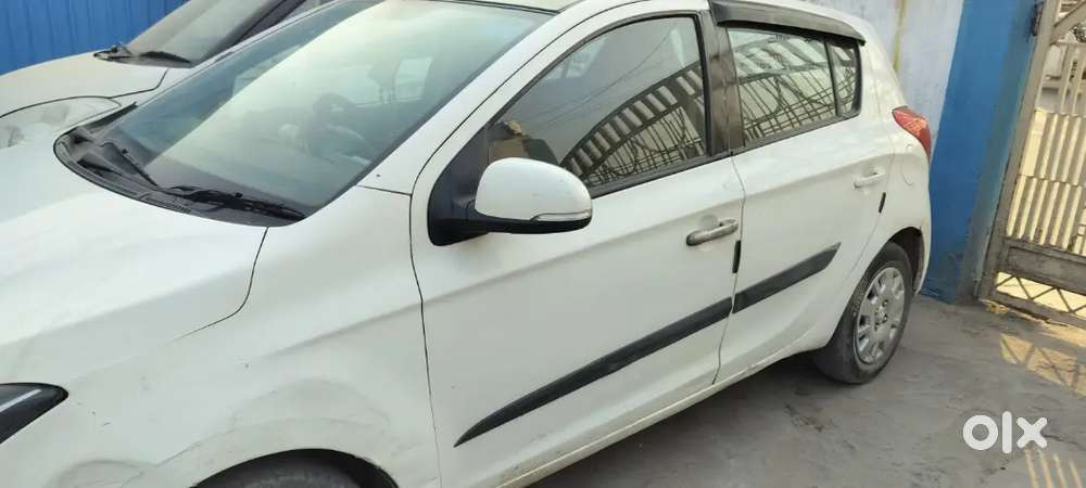 Hyundai I20 2014 Model Magna With Petrol And Cng Both