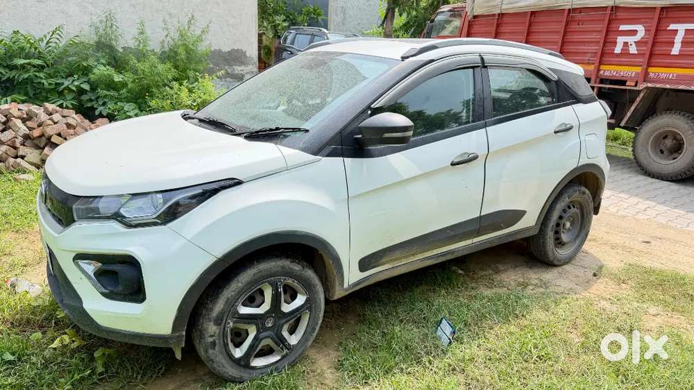 Tata Nexon 2023 Xm(s) Petrol Well Maintained 68500 Driven