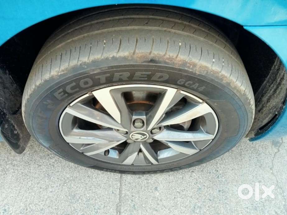 Skoda Slavia Style 1.0l Tsi At, 2023, Petrol