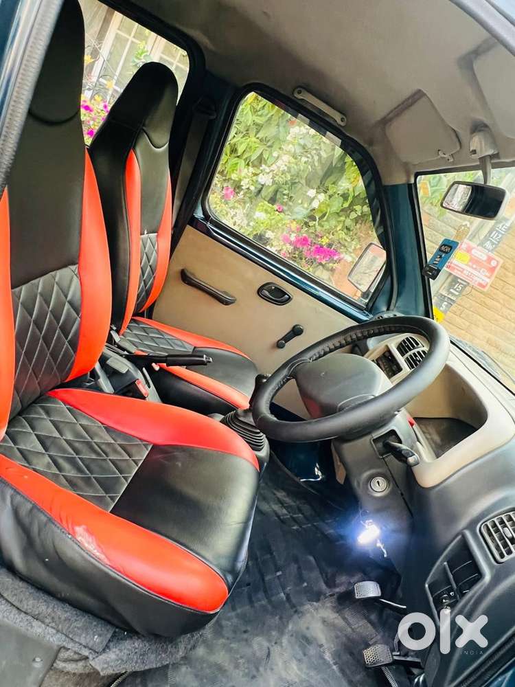 Maruti Suzuki Eeco 5 Str Ac (o), 2014, Petrol