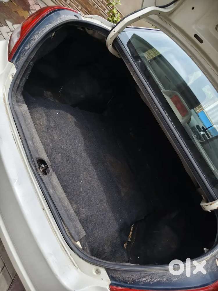 Maruti Suzuki Dzire 2011 Petrol