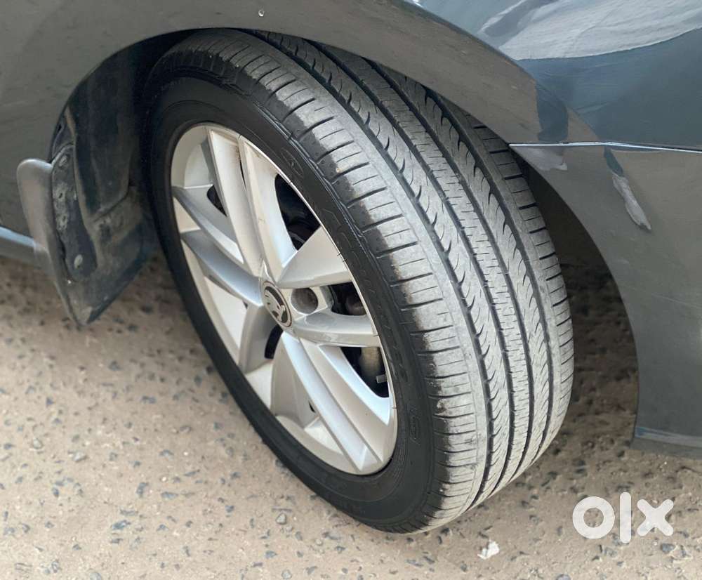 Skoda Rapid [2016-2021] 1.6 Mpi Style Plus, 2017, Petrol