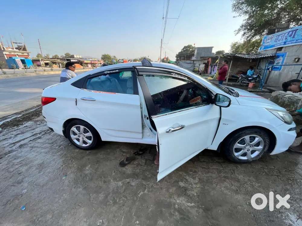 Hyundai Verna 2013 Petrol 102000 Km Driven