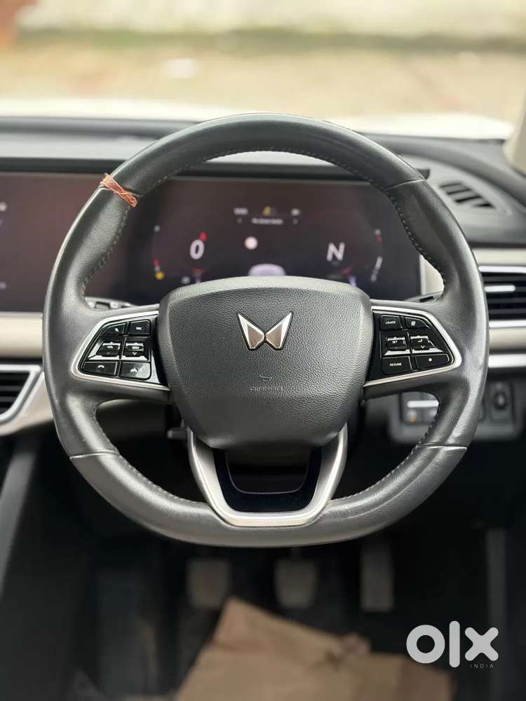 Mahindra Xuv700 2.2 Ax 7 Diesel Mt Luxury Pack Str, 2022, Diesel
