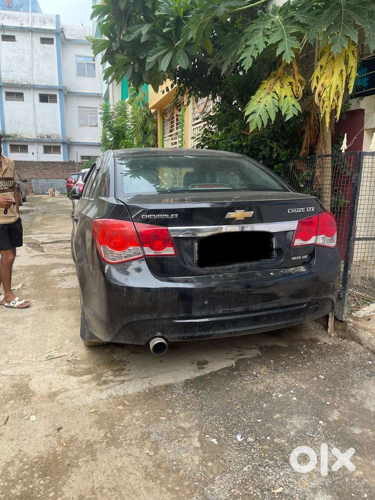 Fully Automatic Gear And Well Maintained Car With No Straches Top Not