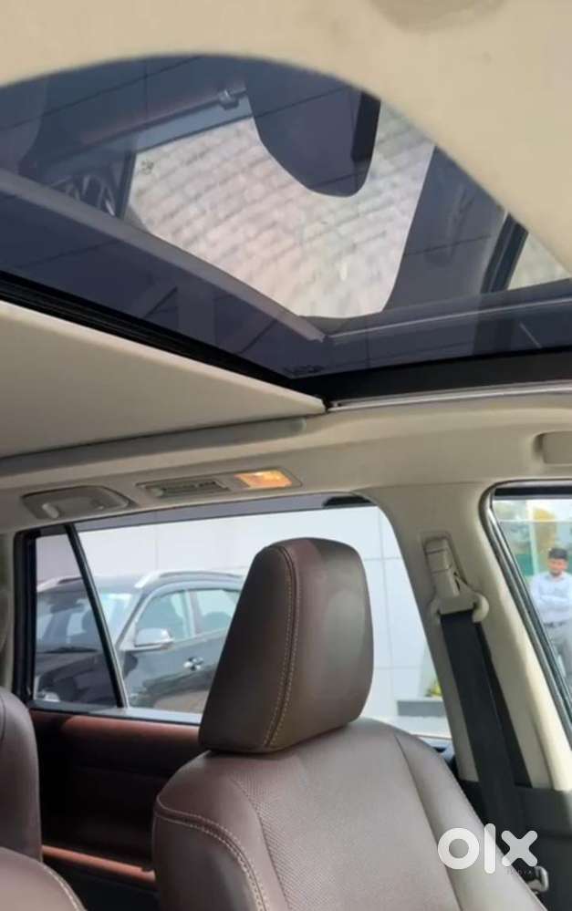 Toyota Innova Hycross