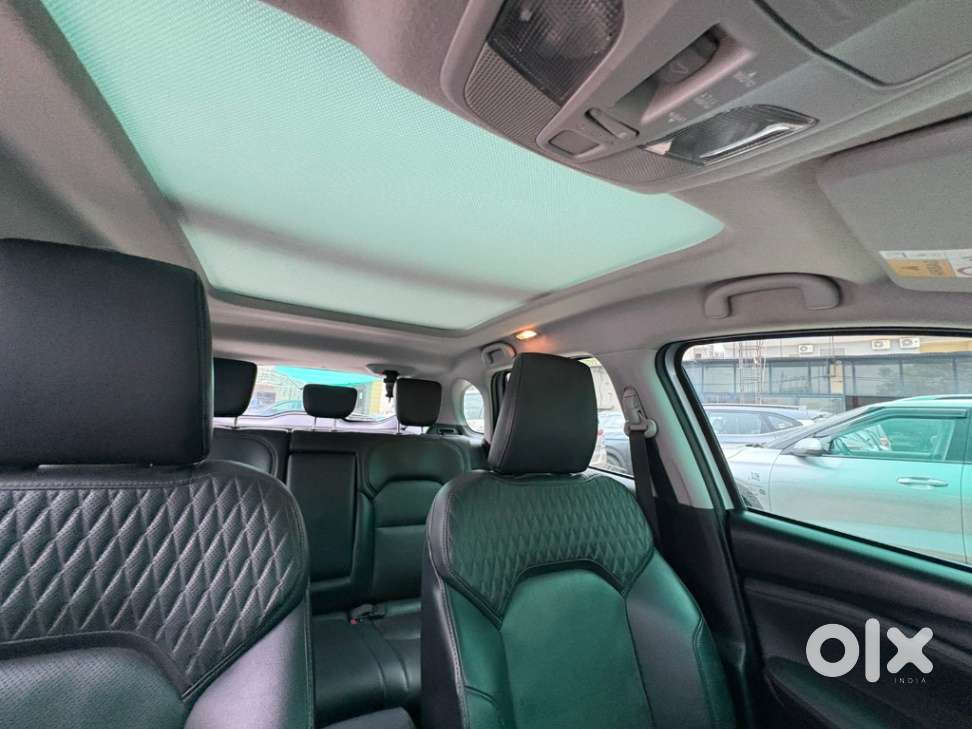 Maruti Suzuki Grand Vitara 1.5 Alpha Smart Hybrid At, 2022, Petrol