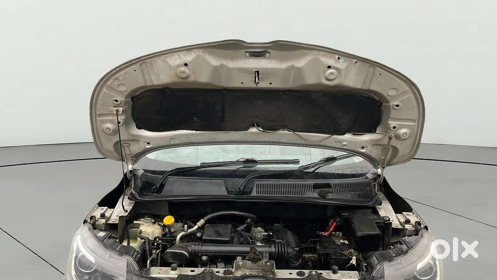 Renault Triber Rxt, 2022, Petrol