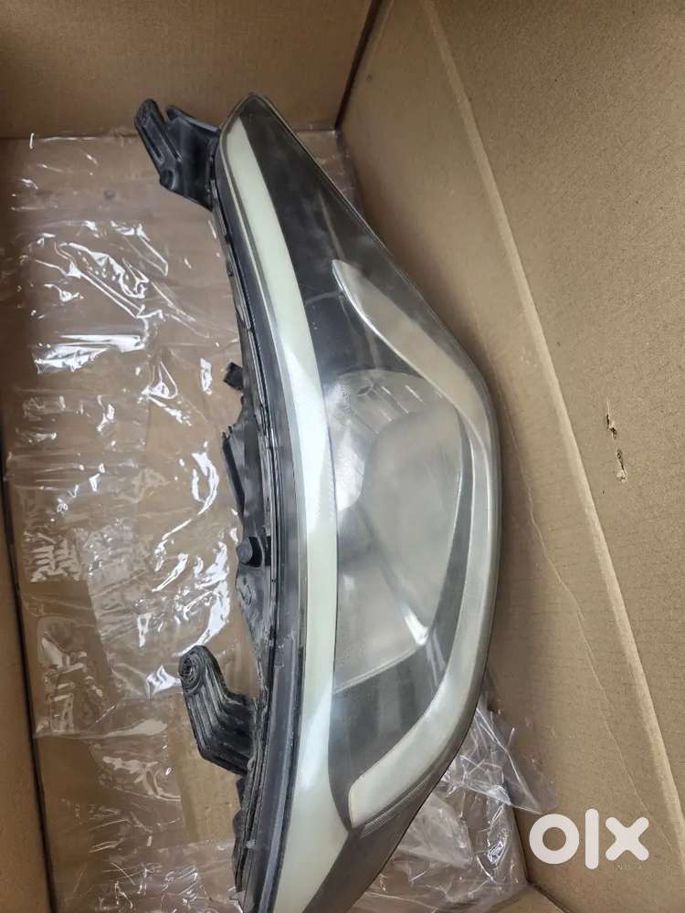 Hundai i20 asta headlights