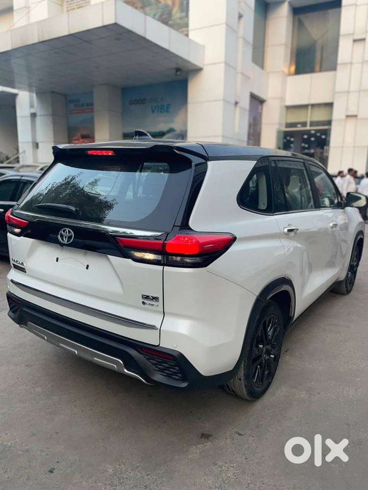 Toyota Innova Hycross 2.0 Zx (o) Hybrid 7 Str, 2026, Petrol