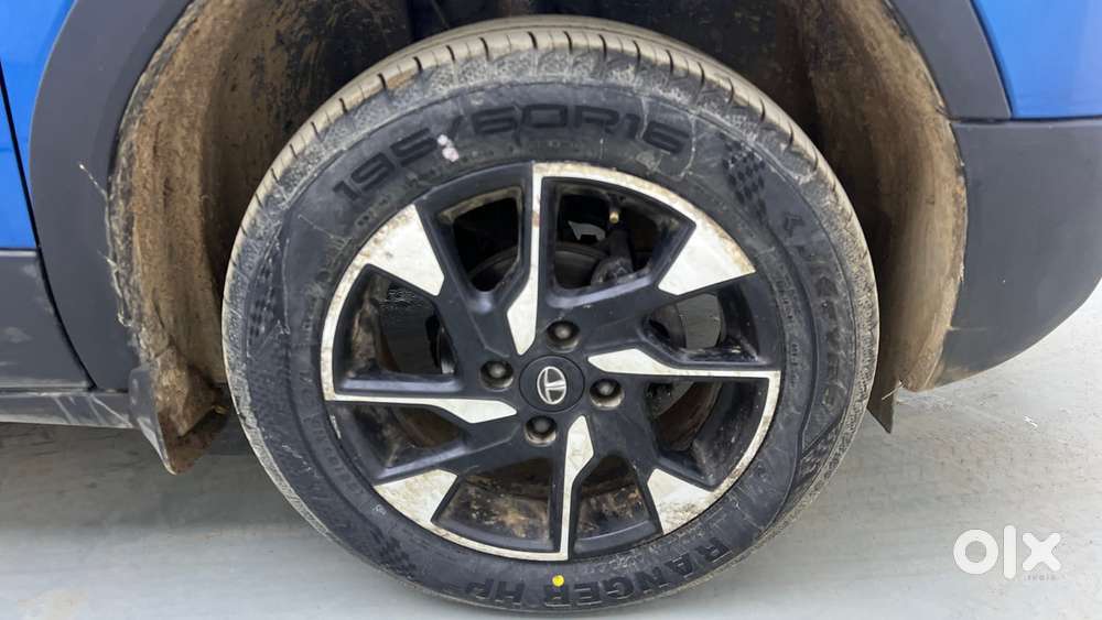 Tata Punch 1.2 Revotron Creative Amt Dual Tone, 2022, Petrol