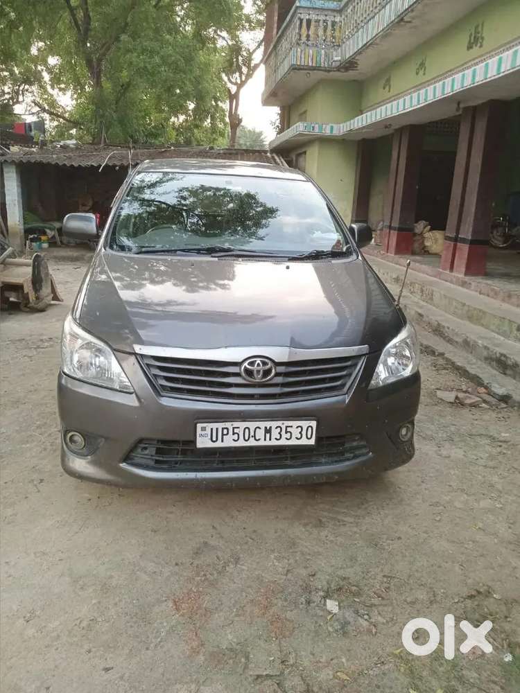 Atoyota Innova Crysta 2013