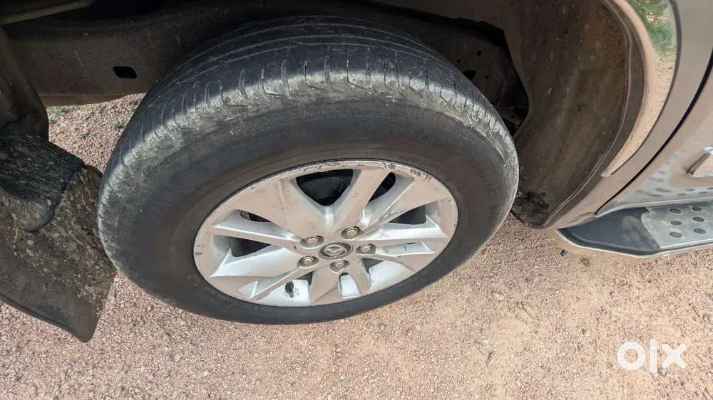 Toyota Innova Crysta G 7 2017