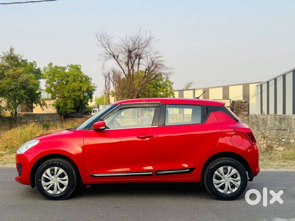 Maruti Suzuki Swift Vxi + Manual, 2022, Petrol