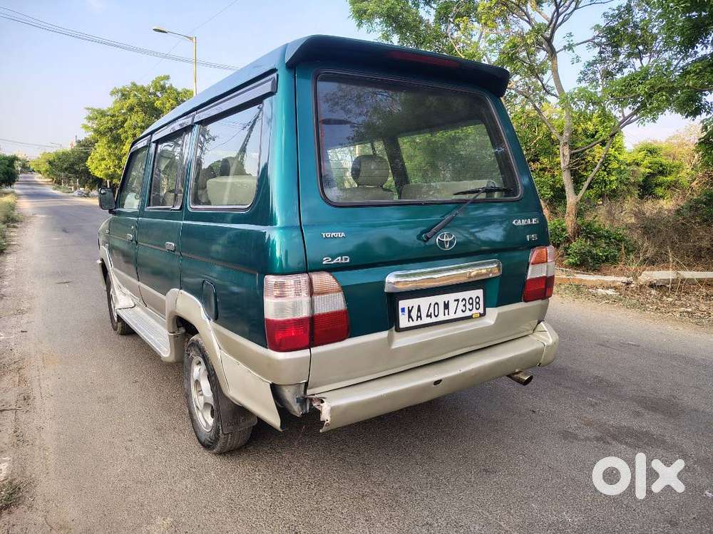 Toyota Qualis - 2004