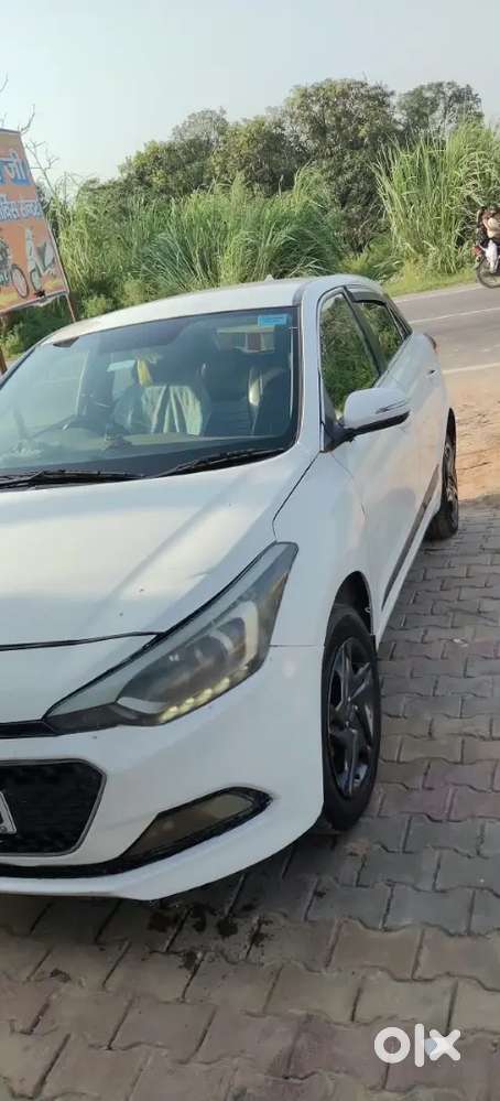 Hyundai I20 2018 August Petrol Well Maintained