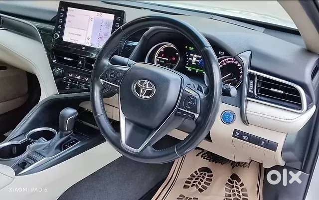 Toyota Camry Hybrid, 2022, Petrol