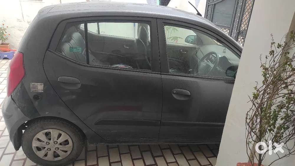 Hyundai I10 2012 Petrol + Lpg 80801 Km Driven