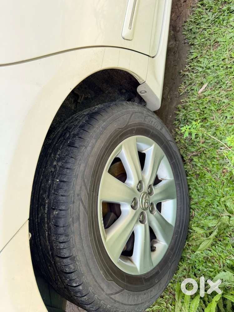 Toyota Corolla Altis 2010 Petrol Manual Car