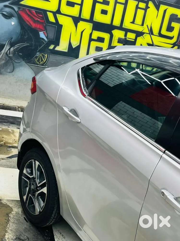 Tata Tigor Petrol 2018 Variant Last Year