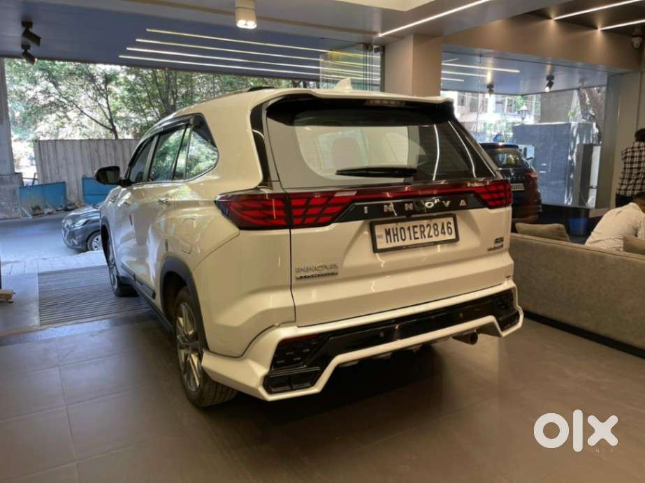 Toyota Innova Hycross 2.0 Zx Hybrid 7 Str, 2024, Petrol