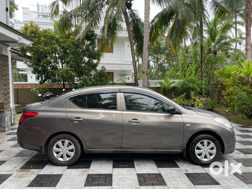 Nissan Sunny Petrol 2013