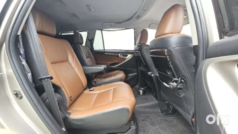 Toyota Innova Crysta 2.8 Zx At 7 Seater, 2016, Diesel