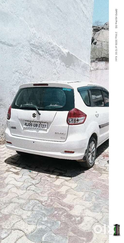 गाड़ी  फ्रेश है  कोइ काम नहीं सीट कवर Led सोकर सब न्यू है