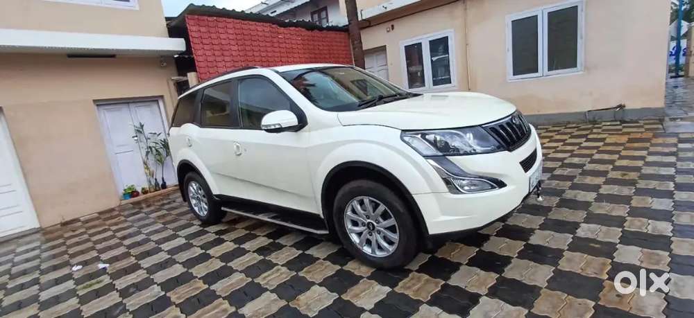 2016 Mahindra Xuv500 W10 Manual  7-seater  Diesel  ₹ 8.15