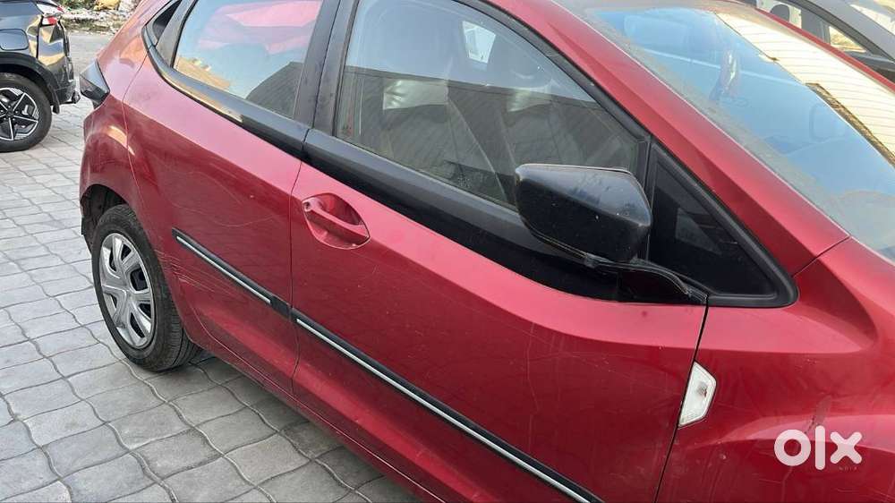 Tata Altroz Xm Petrol 2021