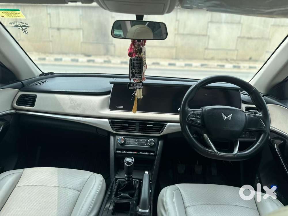 Mahindra Xuv700 2.2 Ax 5 Diesel At Str, 2023, Diesel
