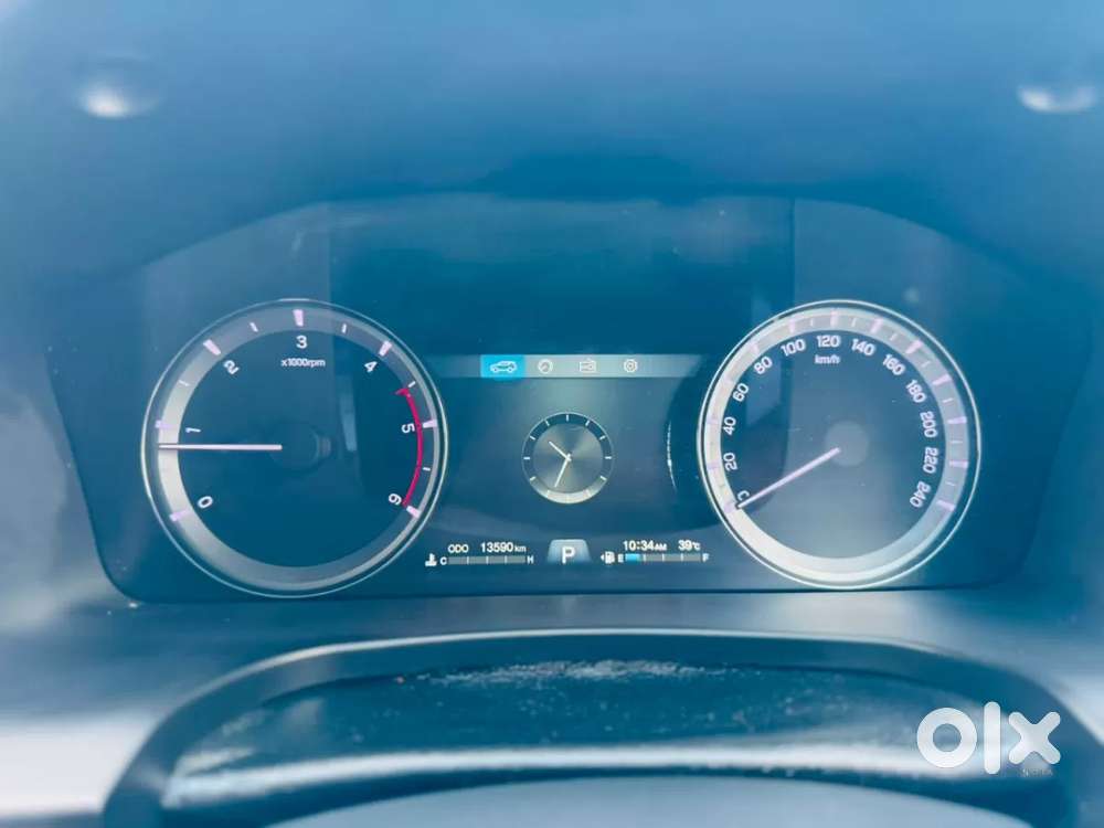 Mahindra Alturas G4, 2022, Diesel