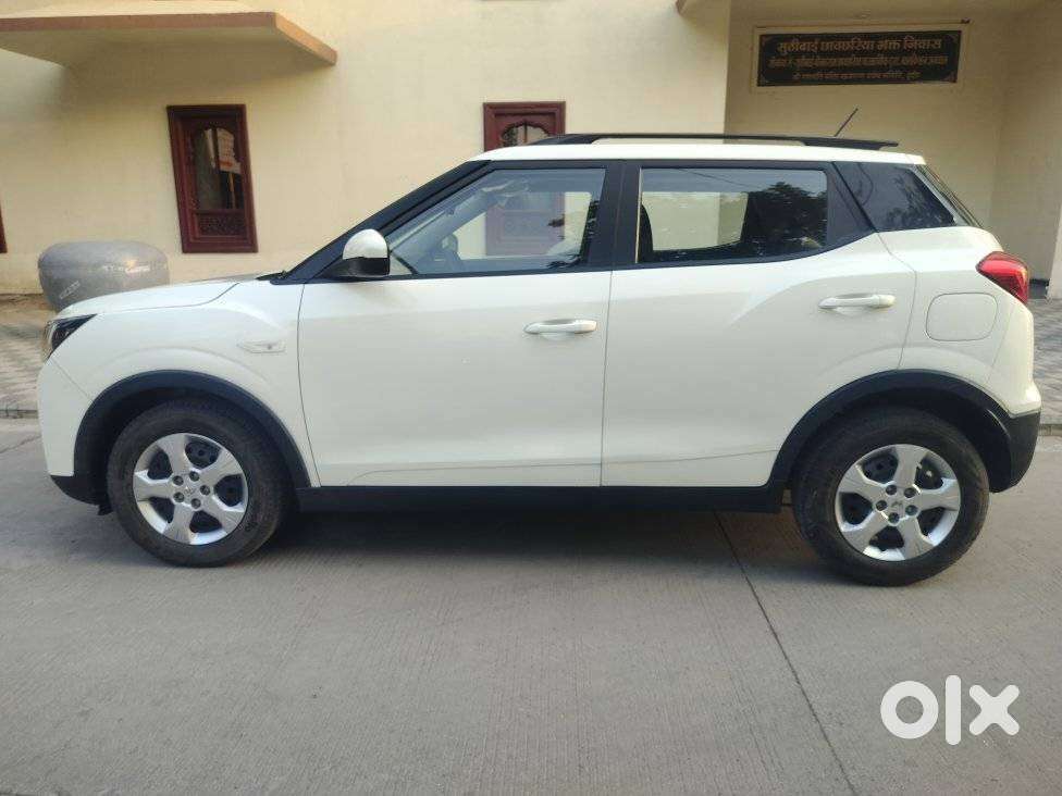Mahindra Xuv300 1.2 W6 Amt Petrol, 2023, Petrol