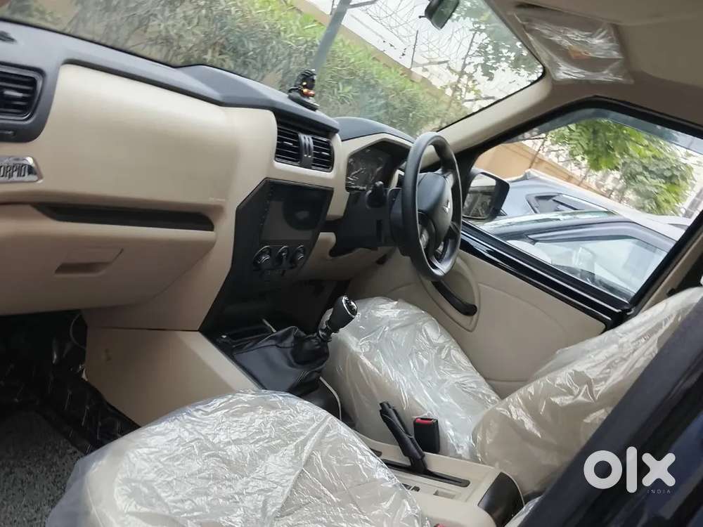 Mahindra Scorpio Classic 2025 Diesel 9200 Km Driven